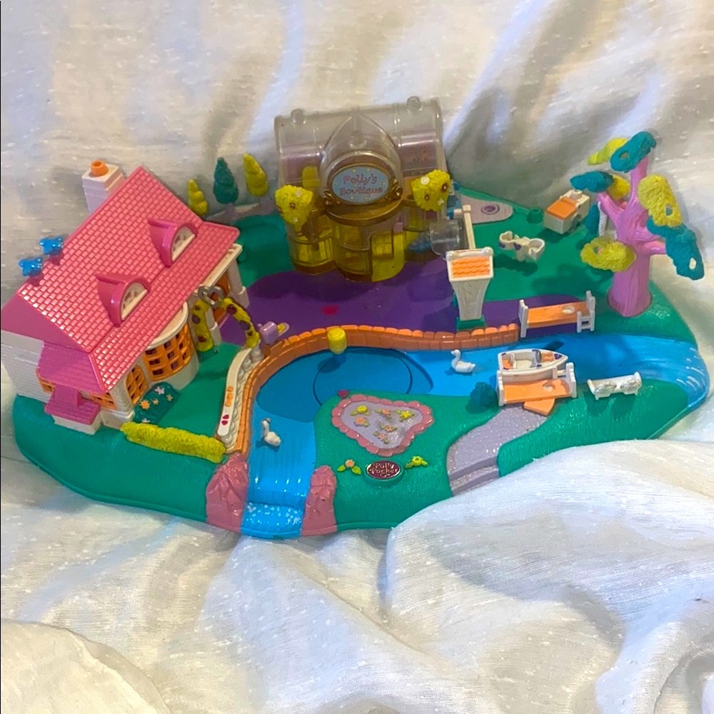 Polly Pocket Magical Moving Pollyville Playset (SET ONLY)